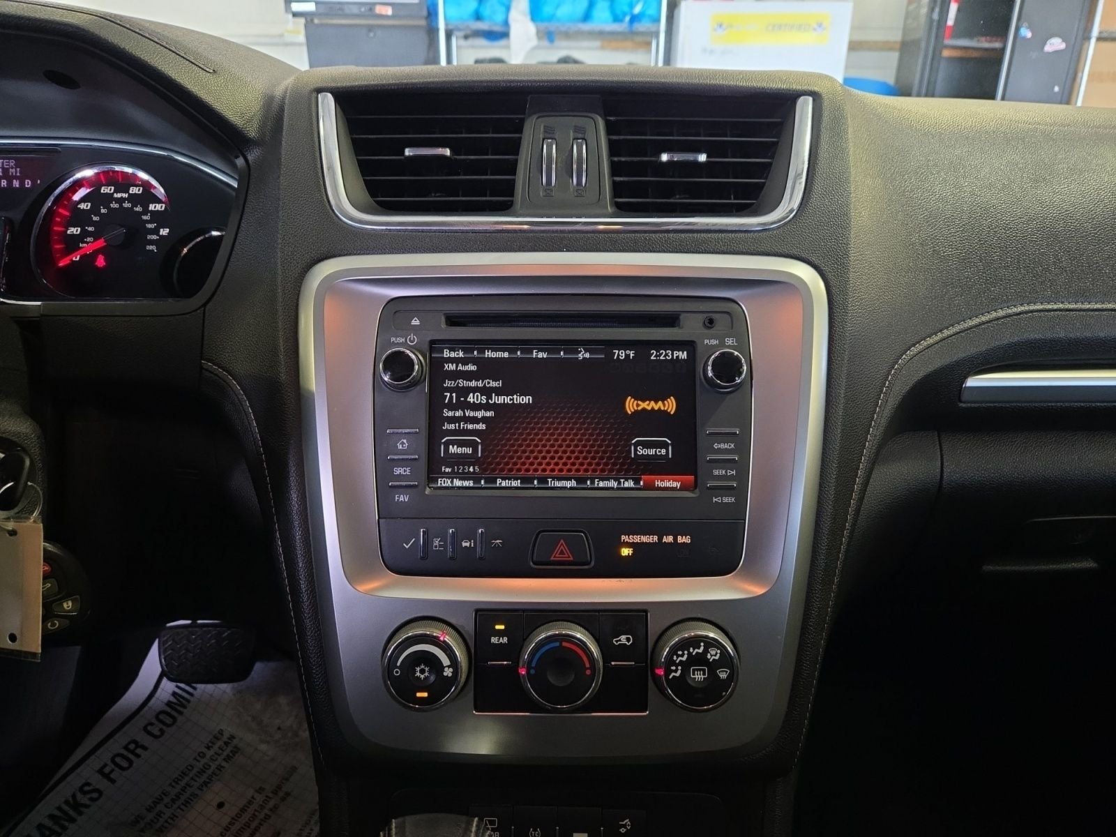 Used 2016 Silver GMC SLE-2 image 17