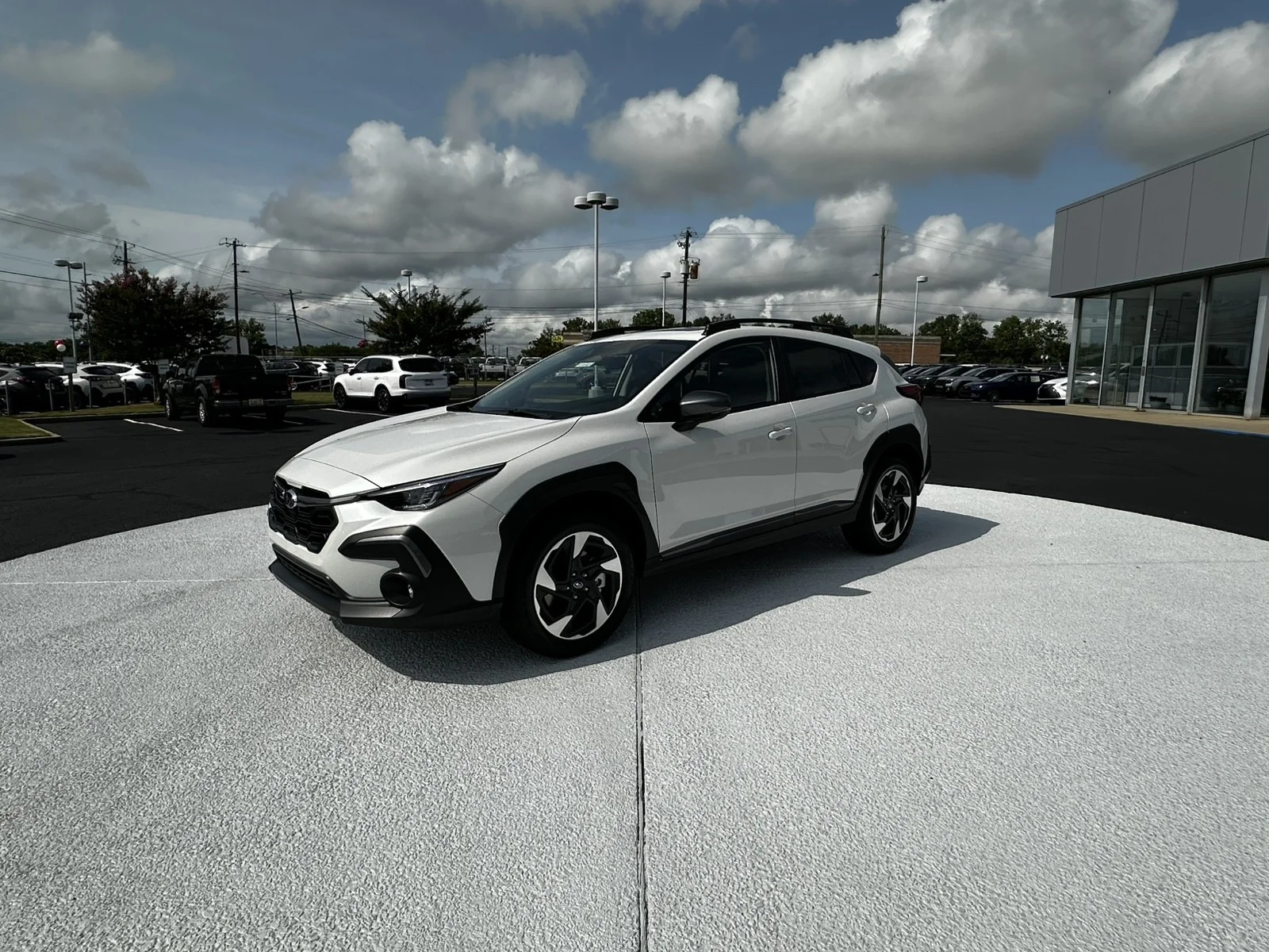 New 2026 CRYSTAL WHITE PEARL Subaru Limited image 3