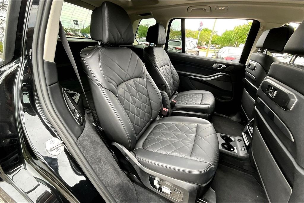 Used 2023 Black BMW xDrive40i image 22