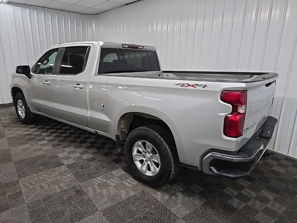 Used 2019 Silver Ice Metallic Chevrolet LT image 9
