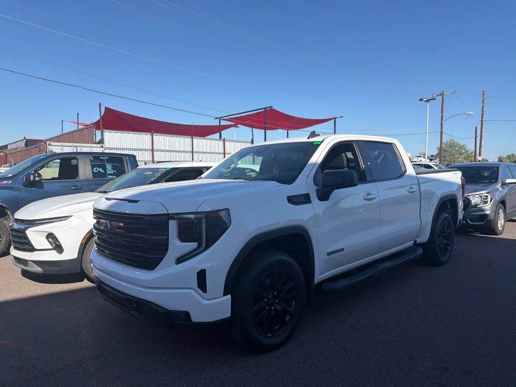 Used 2023 White GMC Elevation image 2