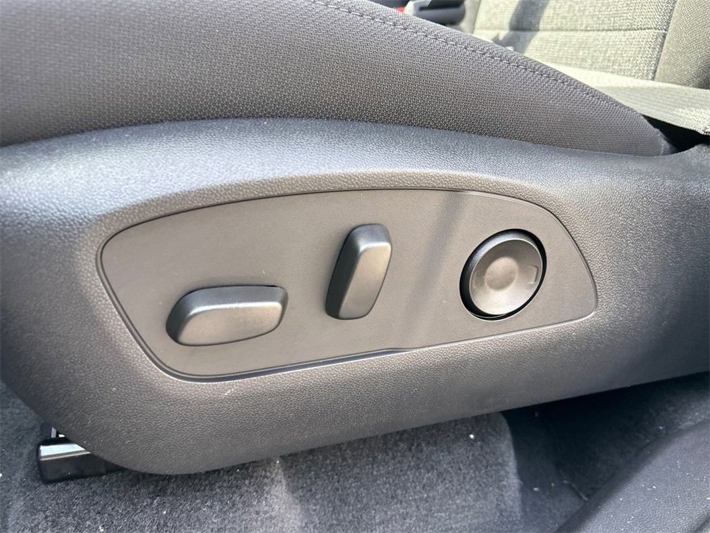 2026 GMC ACADIA - Image 15