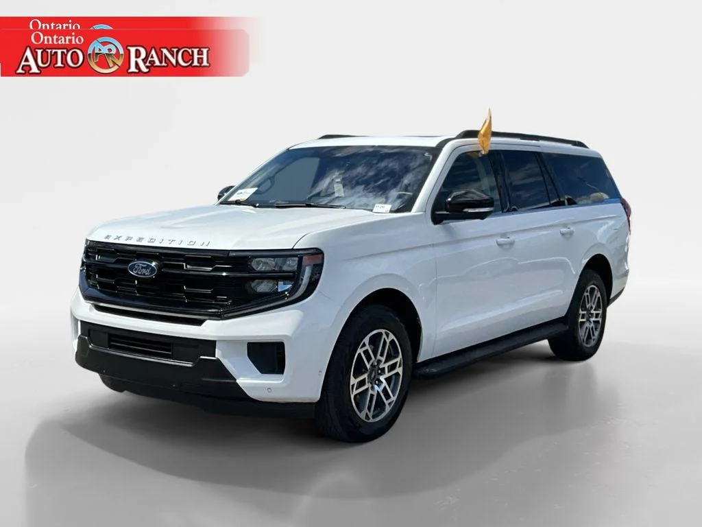 Certified Used 2025 Star White Metallic Tri-Coat Ford Active image 6