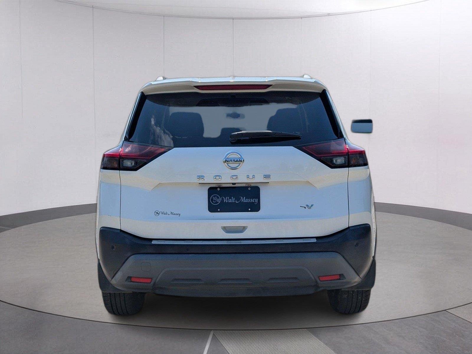 Used 2021 Pearl White Tricoat Nissan SV image 4