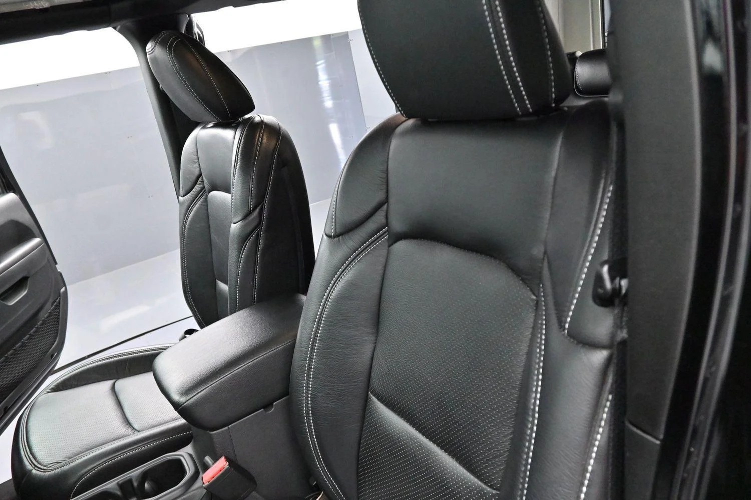 Used 2022 Black Clearcoat Jeep Unlimited Willys image 13