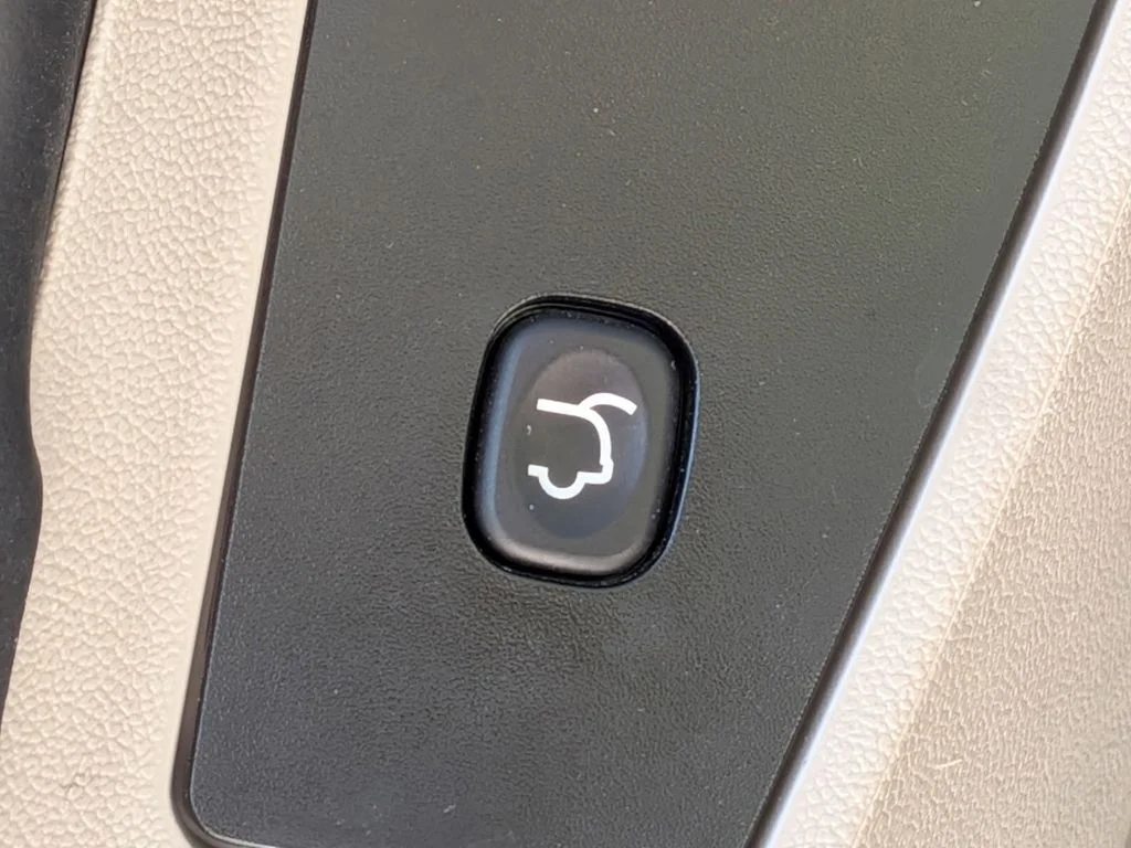 Used 2015 Gray Chrysler LX image 26