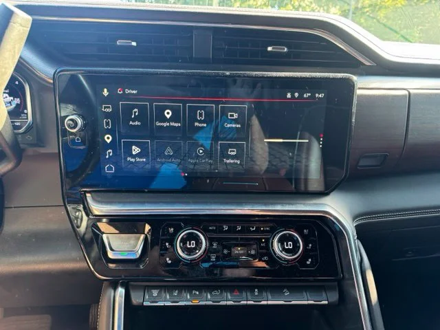 Used 2025 White GMC Denali Ultimate image 18