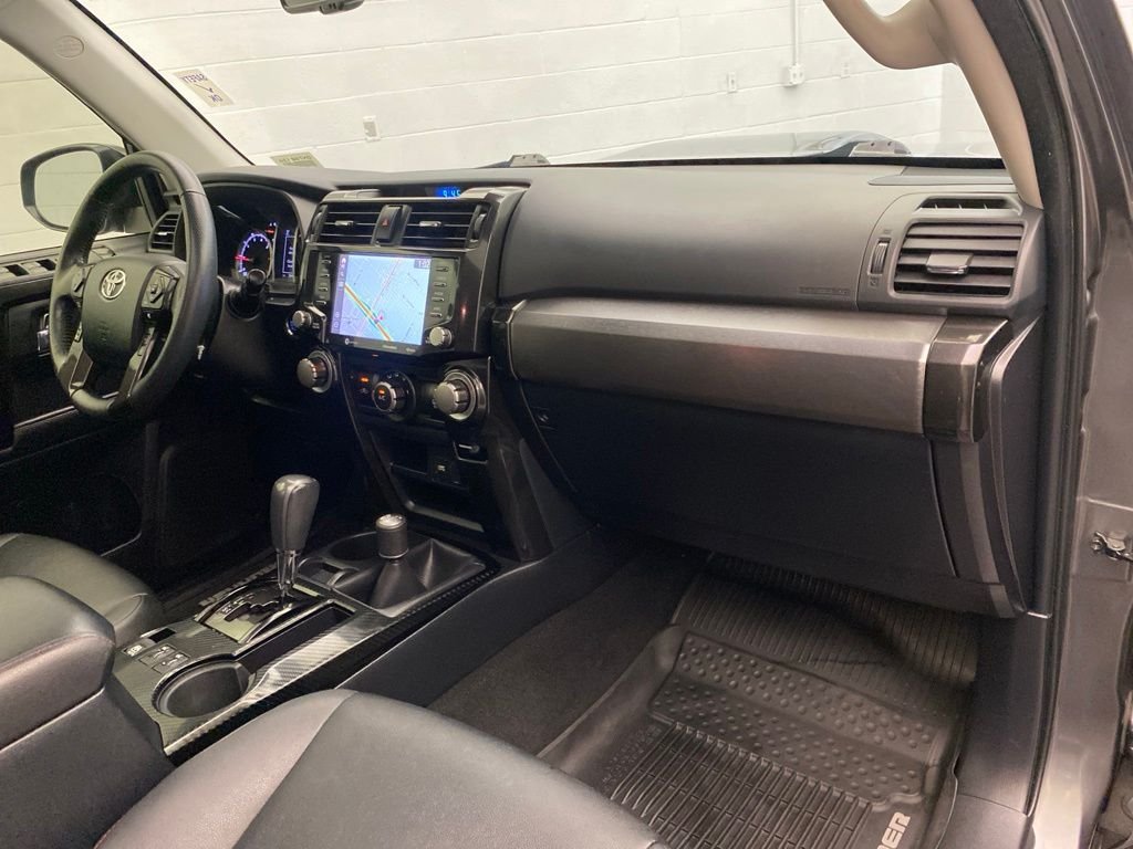 Used 2020 Gray Toyota Venture image 24