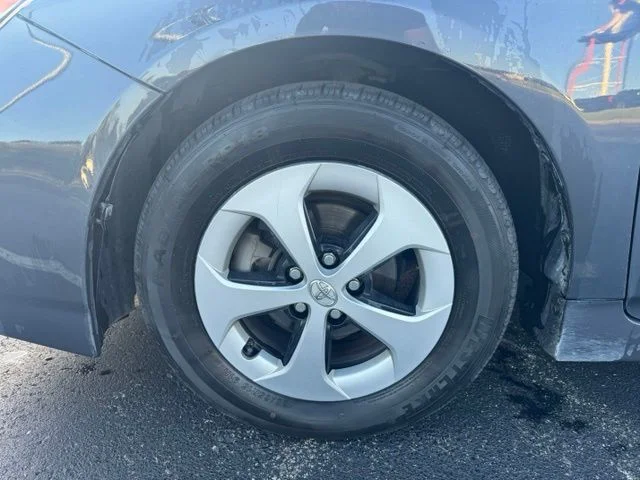 Used 2015 Gray Toyota Two image 12