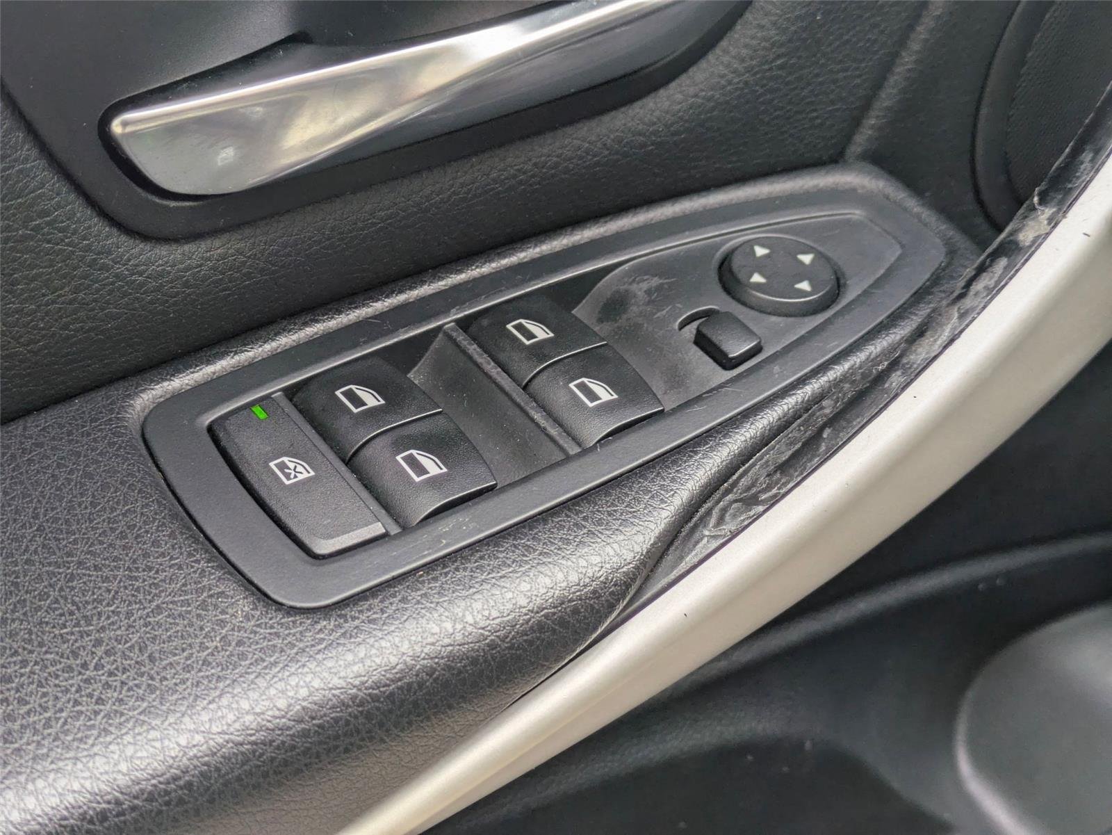 Used 2014 Glacier Silver Metallic BMW 320i image 7