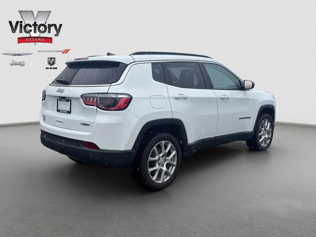 Used 2023 White Jeep Latitude Lux image 6