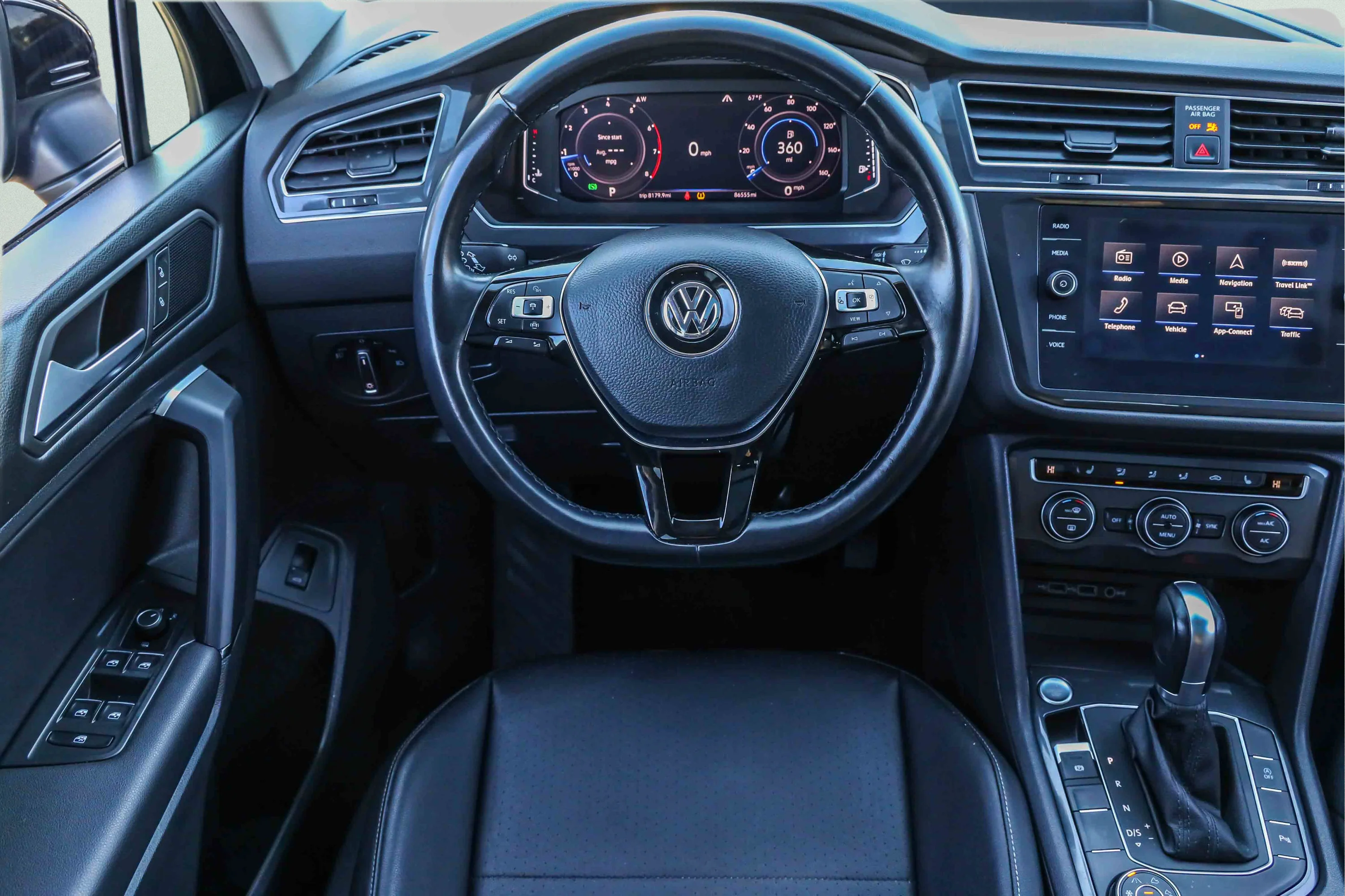 Used 2019  Volkswagen  image 17