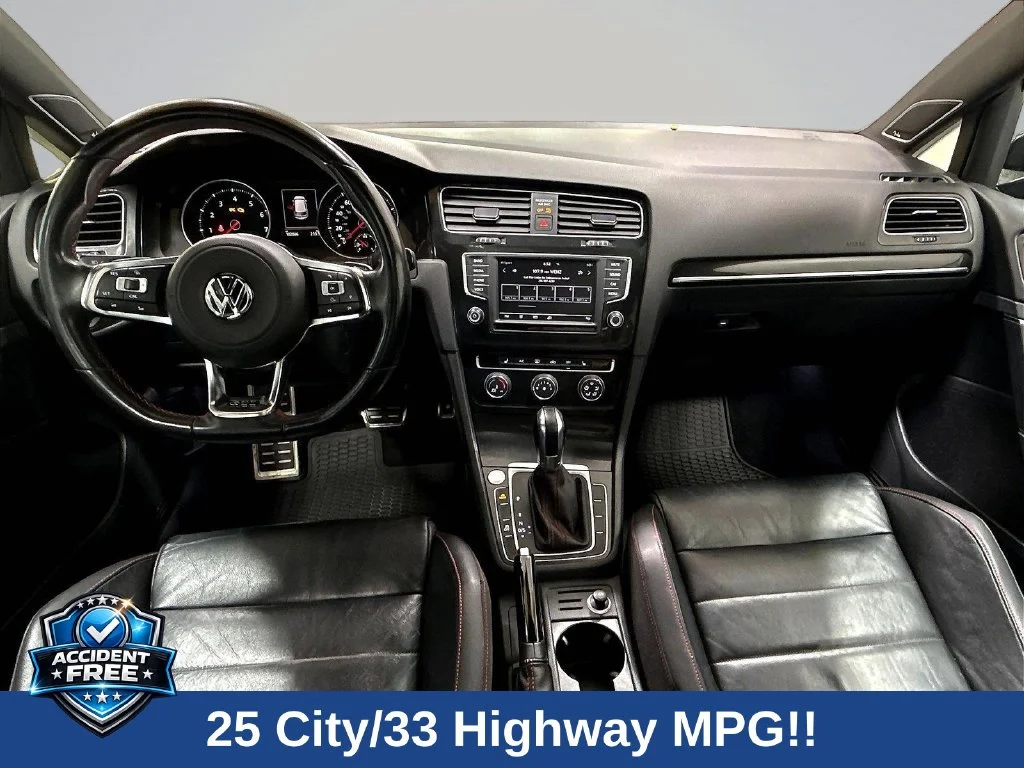 Used 2016  Volkswagen  image 10
