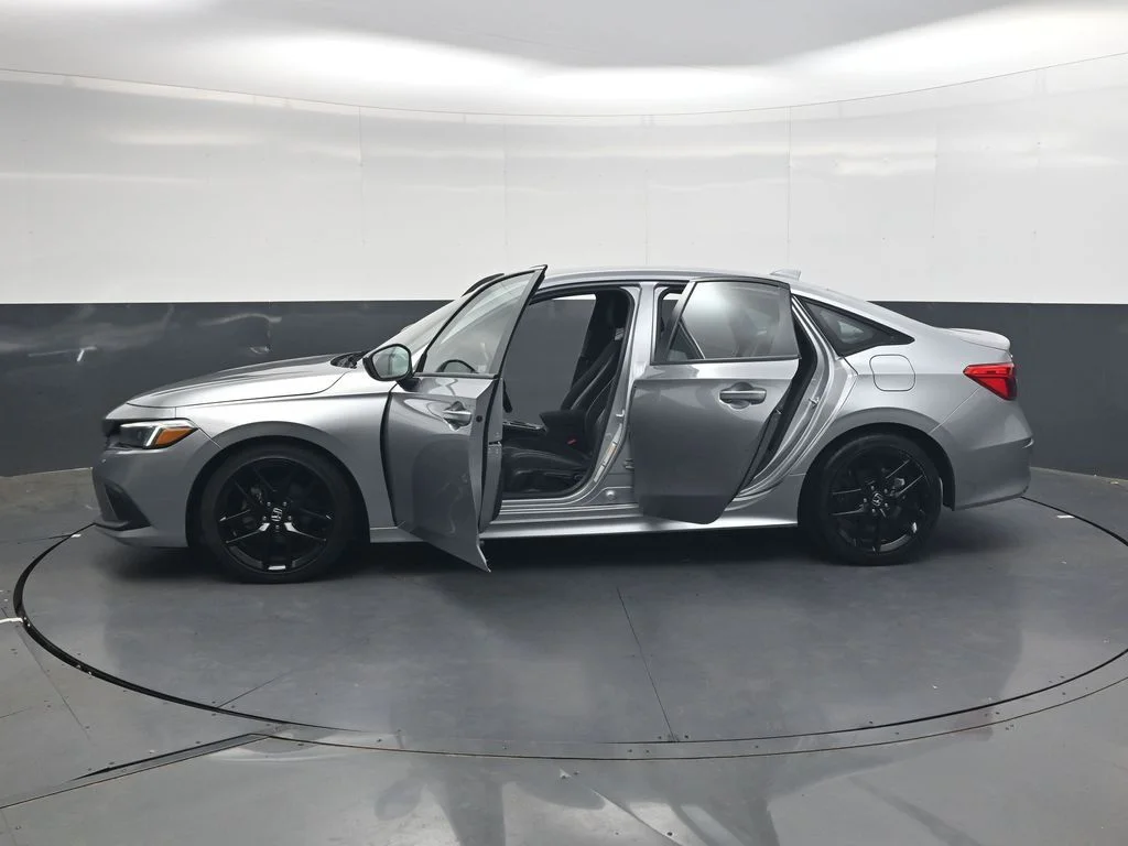 Used 2024  Honda Sport image 37