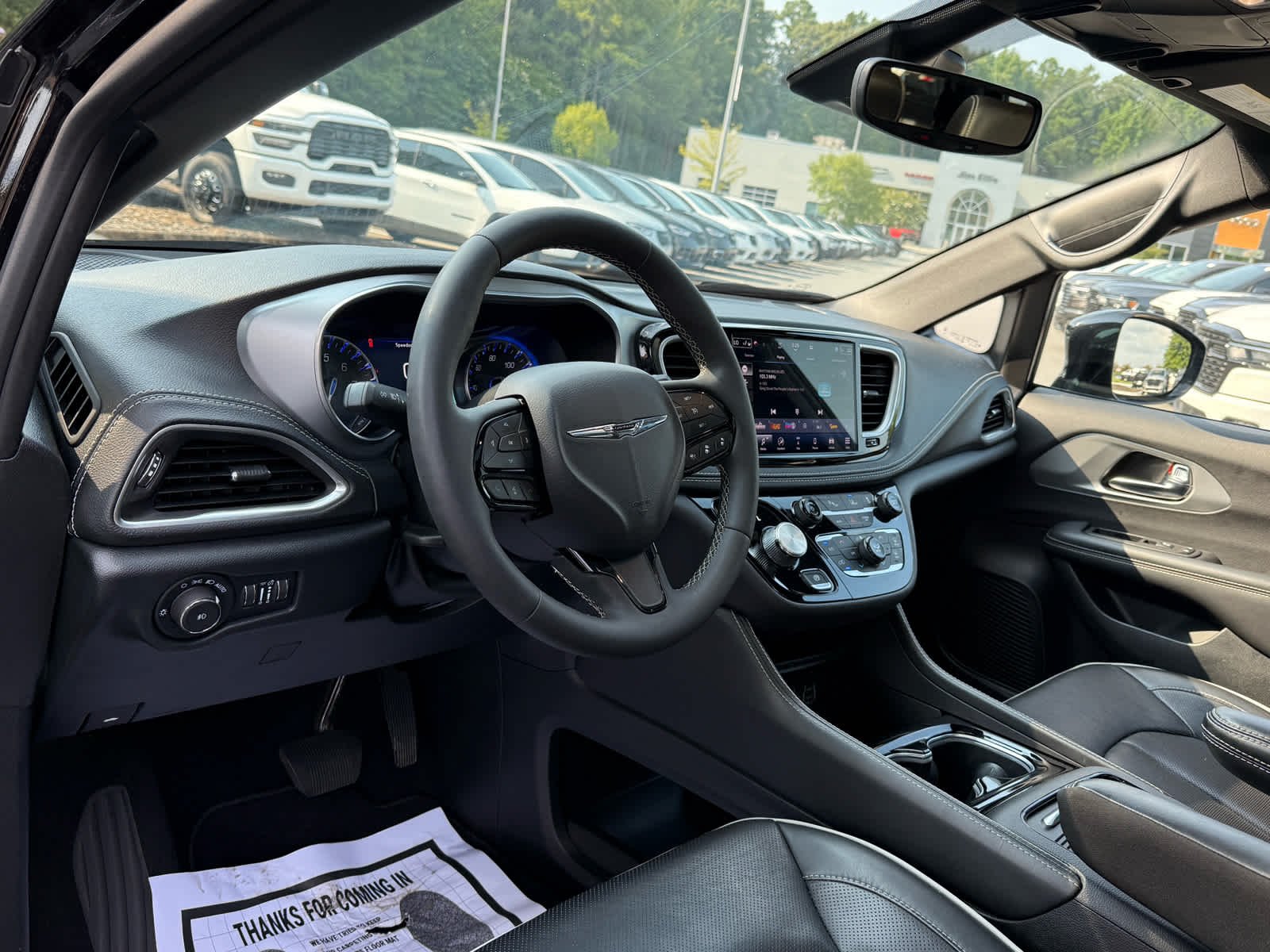 Used 2025 Diamond Black Crystal Pearlcoat Chrysler Limited image 14