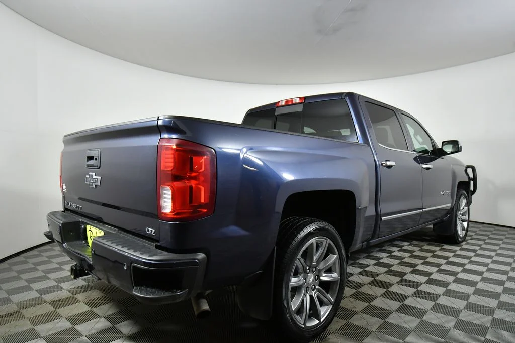 Used 2018 Blue Chevrolet LTZ image 11