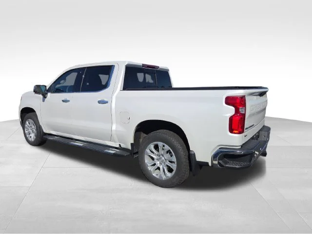 Used 2023 IRIDESCENT PEARL TRICOAT Chevrolet LTZ image 3