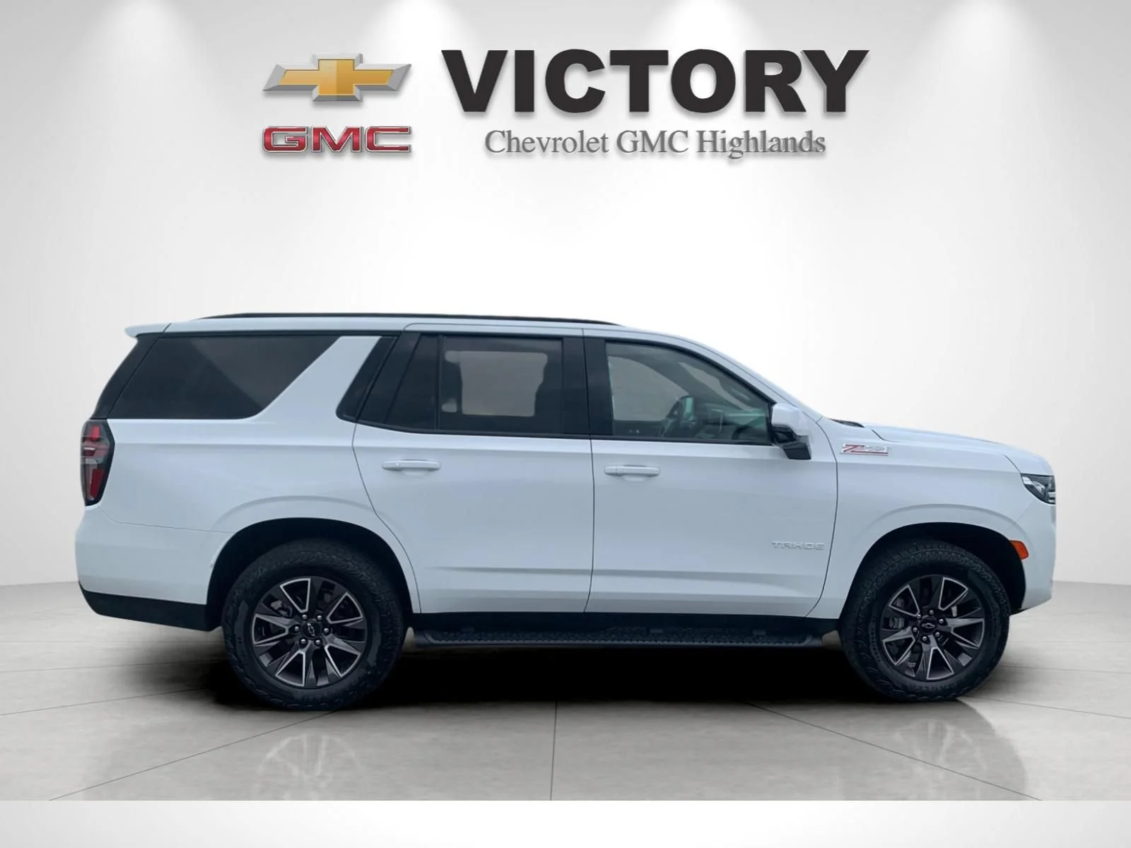 Used 2023 Summit White Chevrolet Z71 image 2