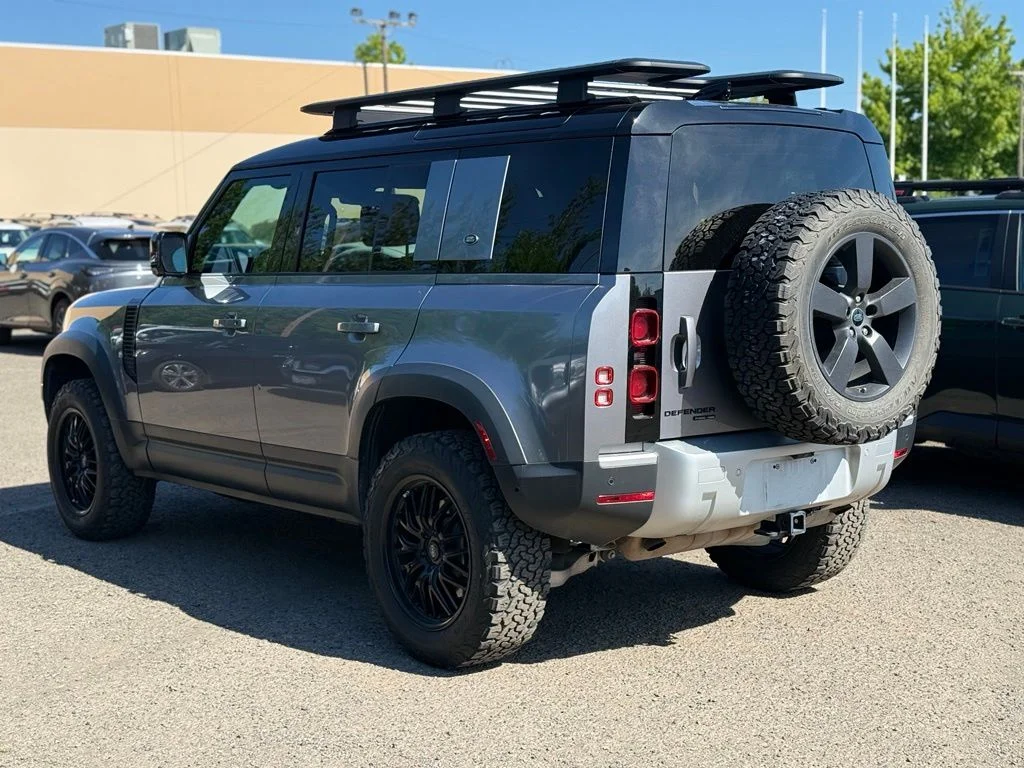 Used 2020 Gray Land Rover HSE image 3
