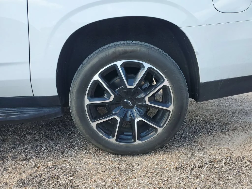 Used 2024 Summit White Chevrolet RST image 39