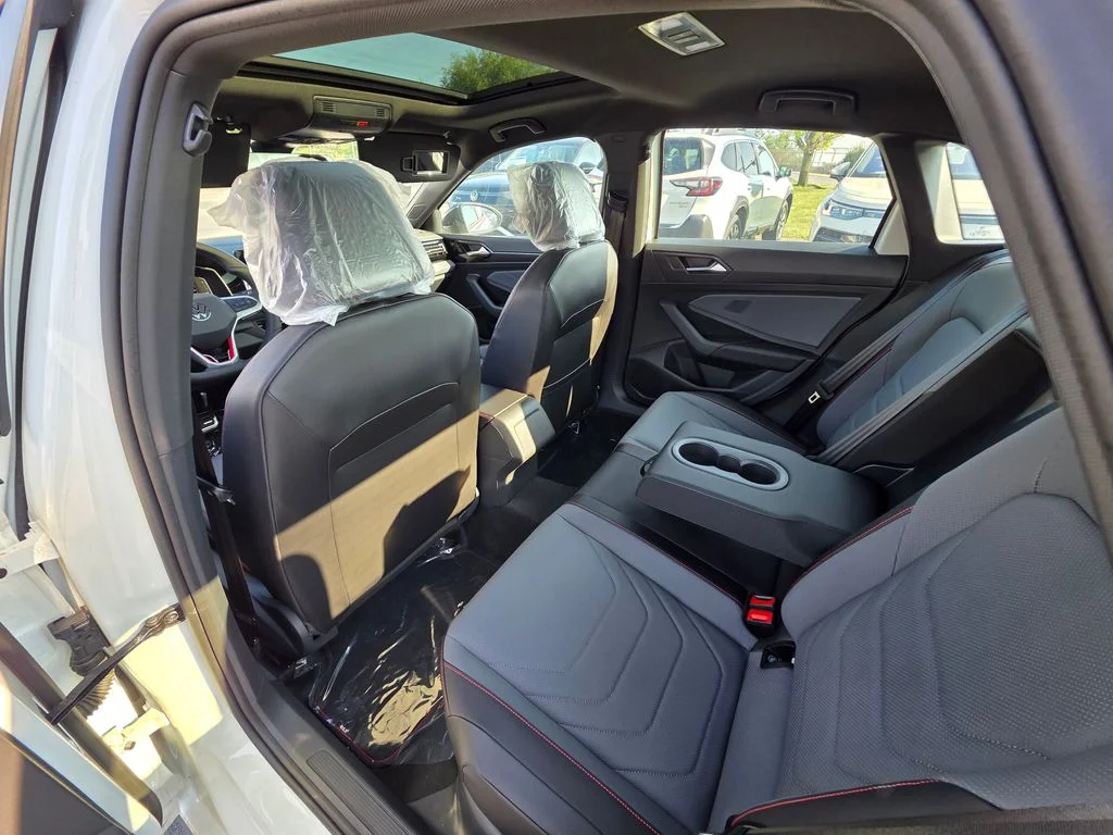 New 2026 Pure White w/Deep Black Roof Volkswagen 2.0T Autobahn image 25