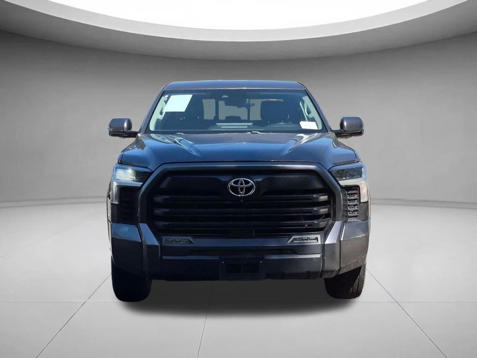 Used 2022  Toyota SR5 image 8