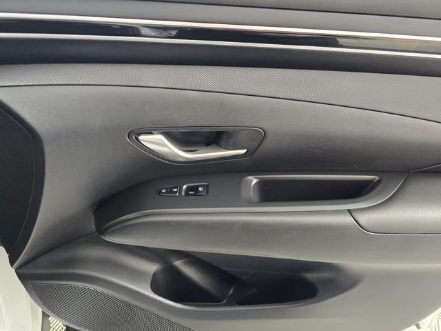 Used 2023 White Pearl Hyundai SEL image 4