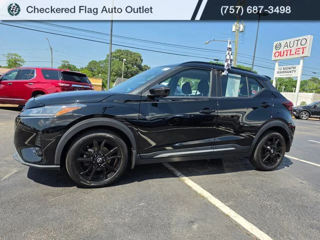 Used 2023 Super Black Nissan SR image 2