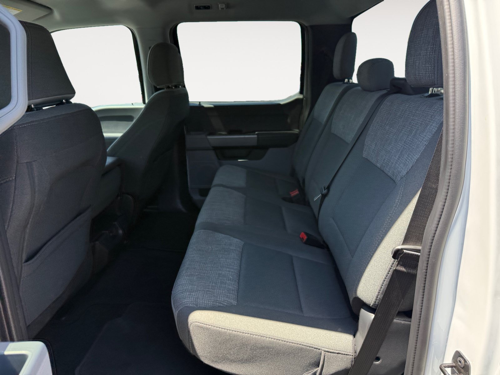 Used 2025 Oxford White Ford XLT image 15