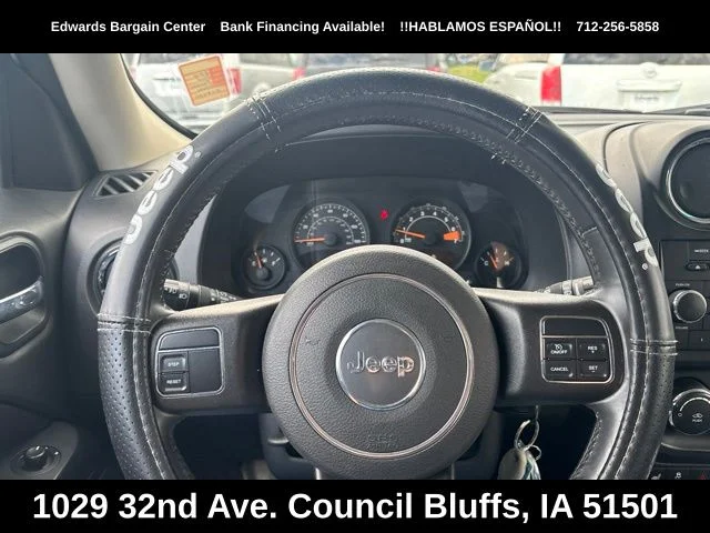 Used 2015 White Jeep Latitude image 15