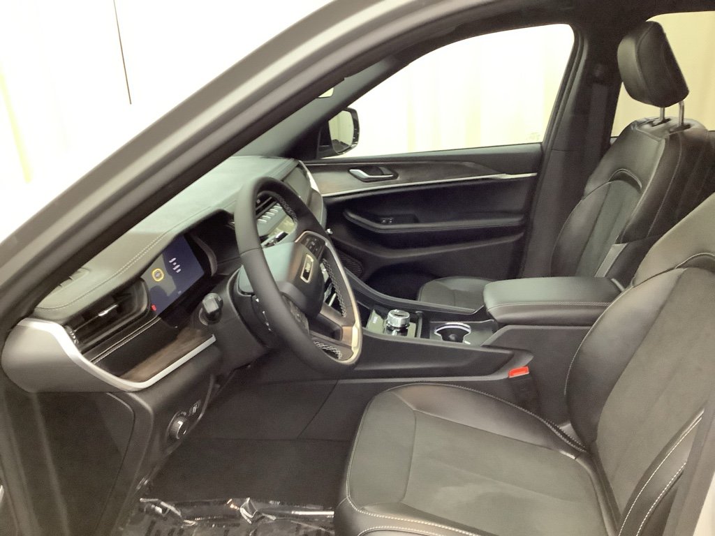 2026 Jeep Grand Cherokee Laredo - Photo 14