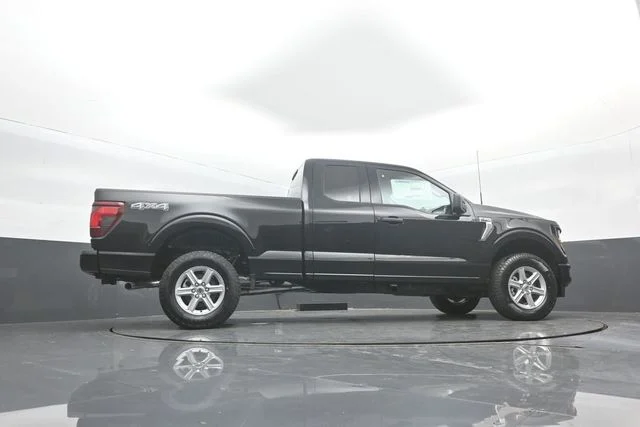 New 2026 Agate Black Metallic Ford XLT image 30
