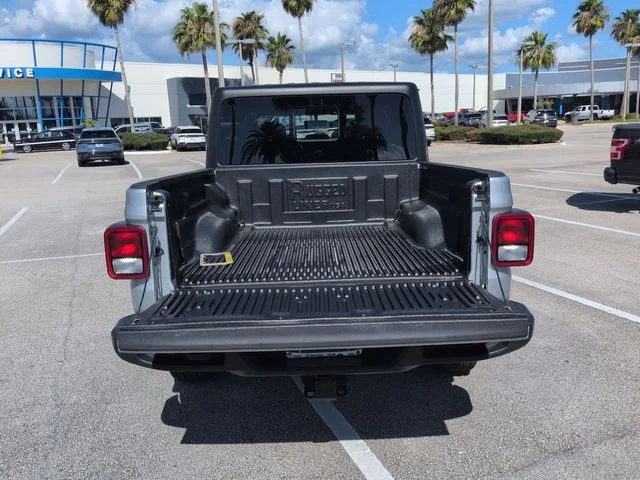 Certified Used 2023 Silver Zynith Clearcoat Jeep Overland image 13