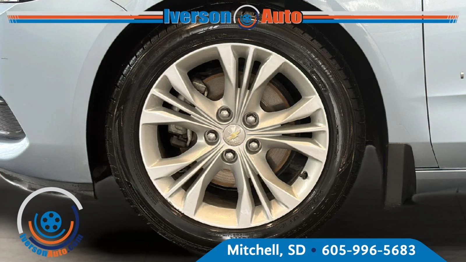 Used 2014 Silver Topaz Metallic Chevrolet LT image 9
