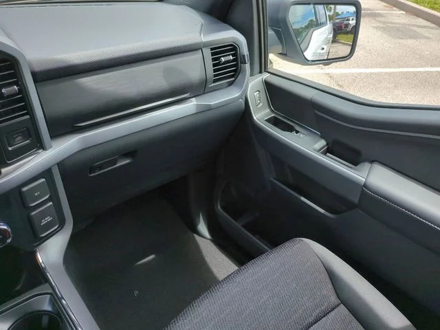 New 2026 Oxford White Ford XLT image 17