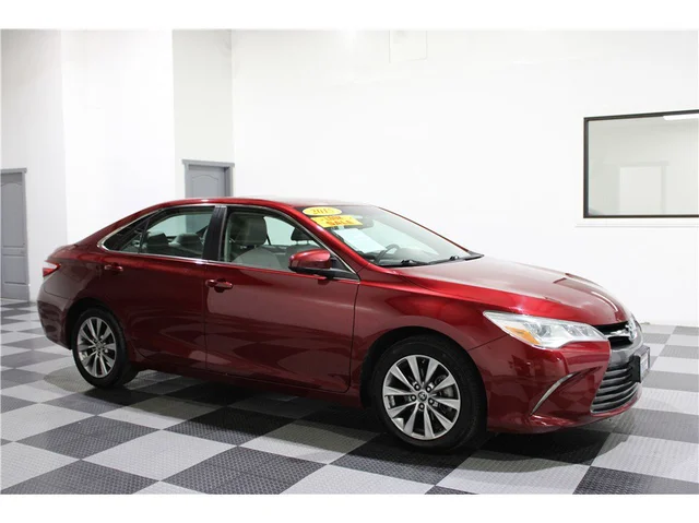 2015 Toyota Camry XLE Sedan 4D