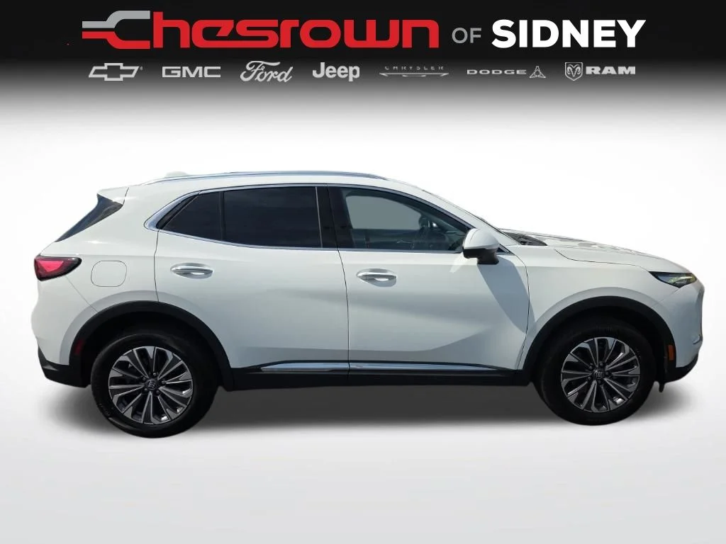 Used 2025 White Buick Preferred image 4