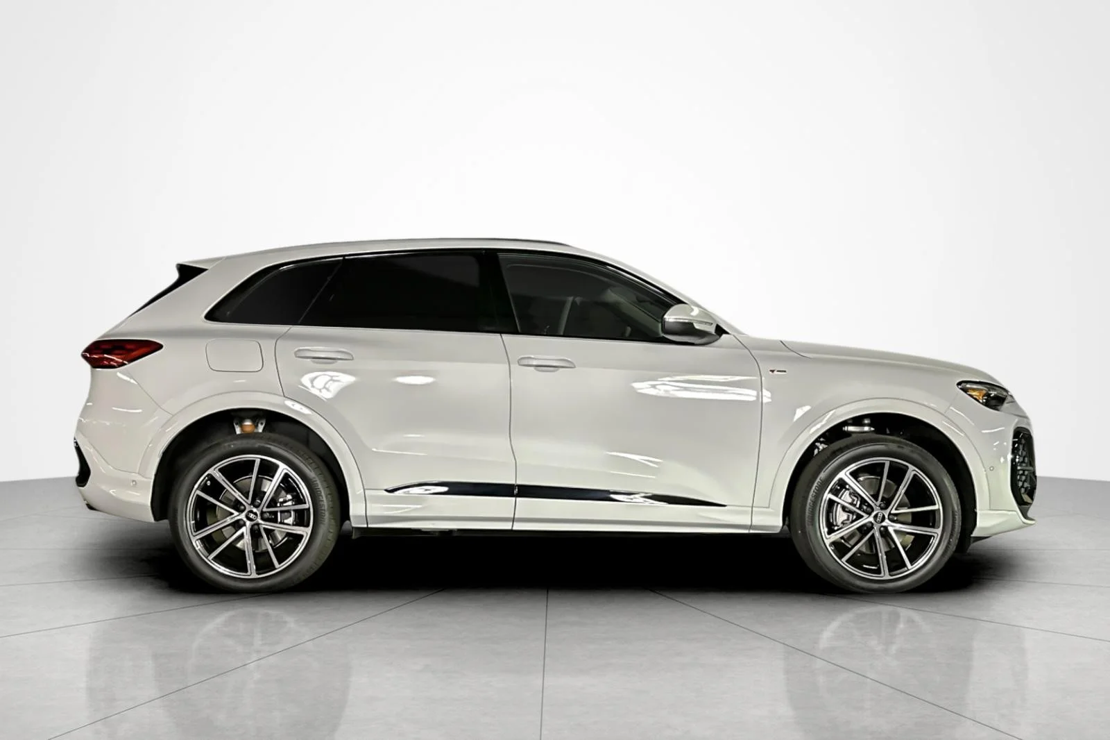 New 2026 Glacier White Metallic Audi Premium Plus 2.0 TFSI quattro image 5