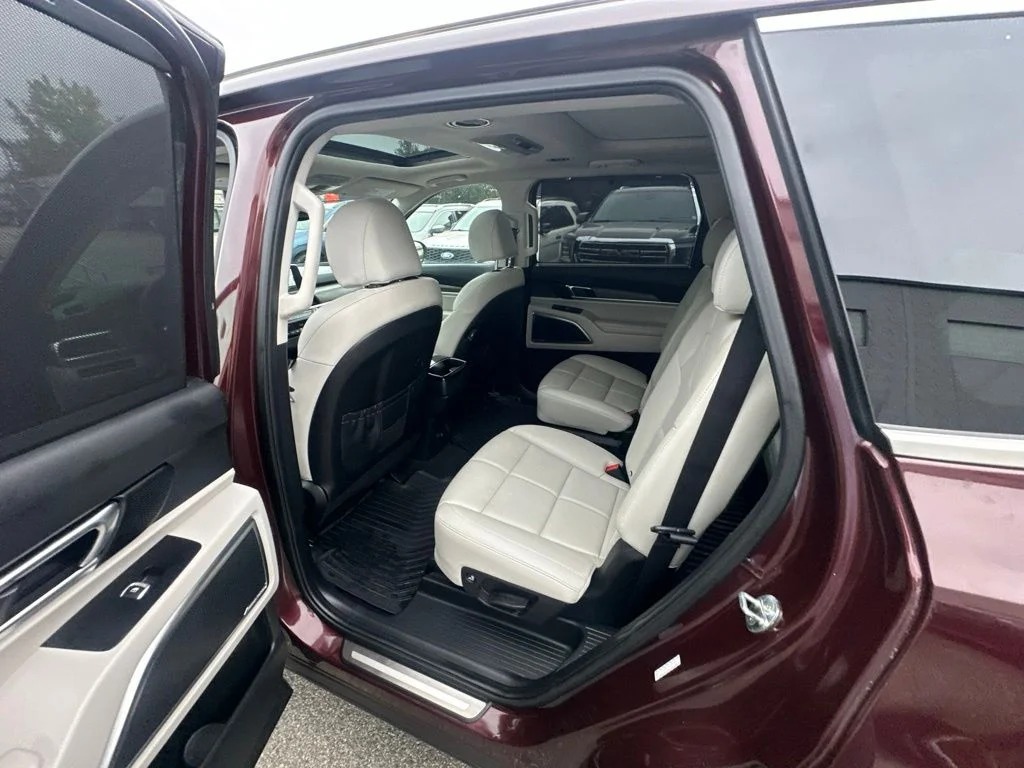 Used 2022 Purple Kia SX image 23