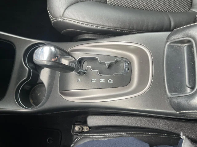 Used 2018 White Dodge Crossroad image 14