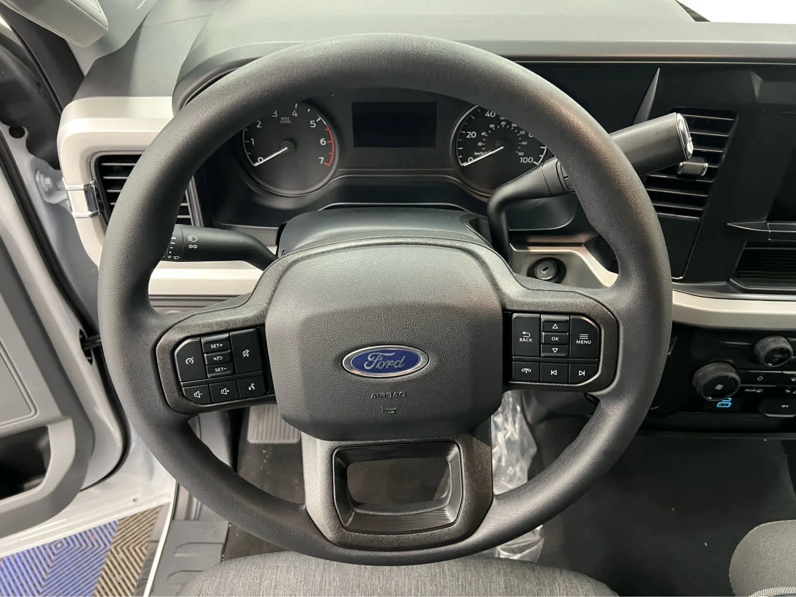 New 2026 Oxford White Ford XL image 14