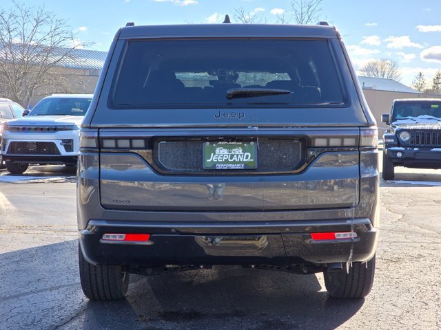 New 2026 Baltic-Gray Metallic Clear-Coat Exterior Paint Jeep Limited Altitude image 31