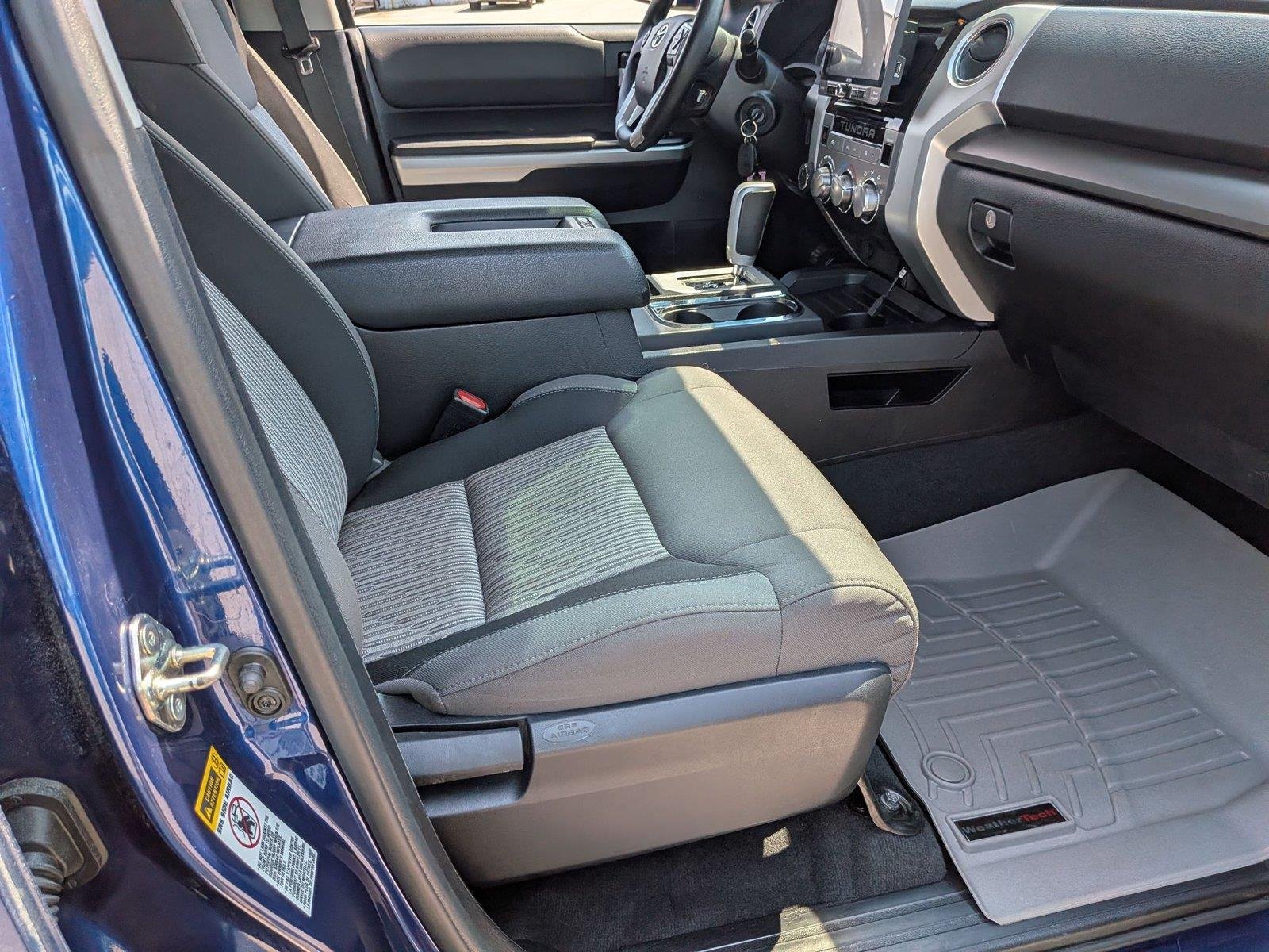 Used 2015 Blue Ribbon Metallic Toyota SR5 image 32