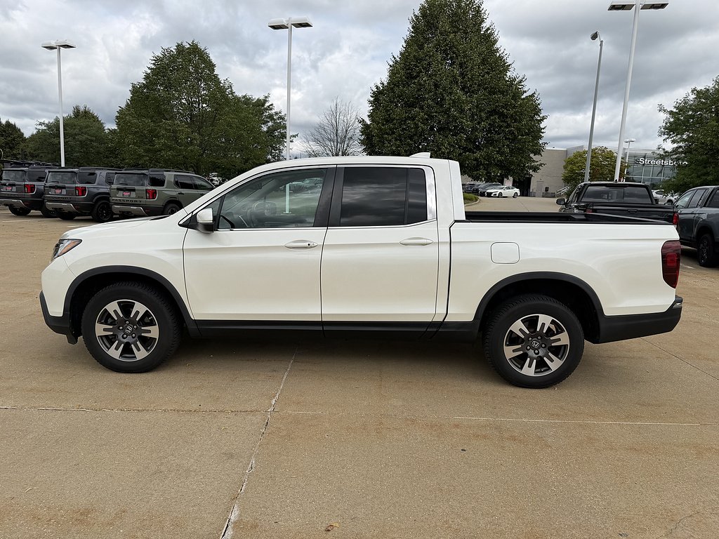 Used 2017 White Diamond Pearl Honda RTL-T image 3
