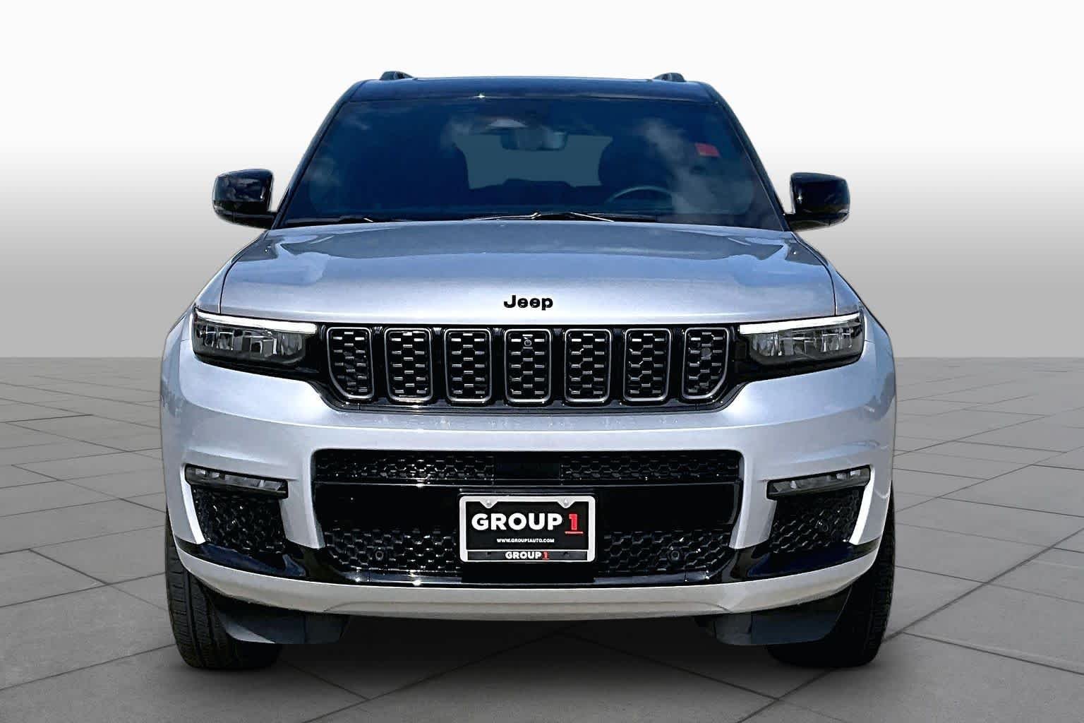 Used 2025 Silver Zynith Jeep Summit Reserve image 4