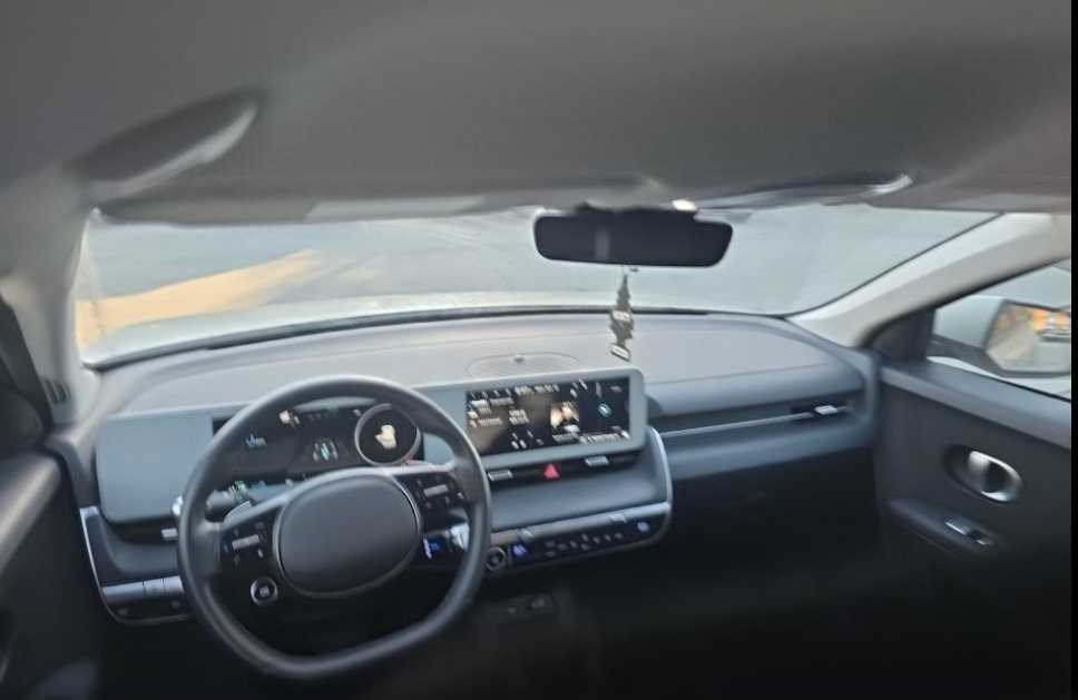 Used 2024 Gravity Gold (Matte Gold) Hyundai SEL image 9