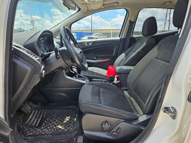 Used 2020 Diamond White Ford SE image 6