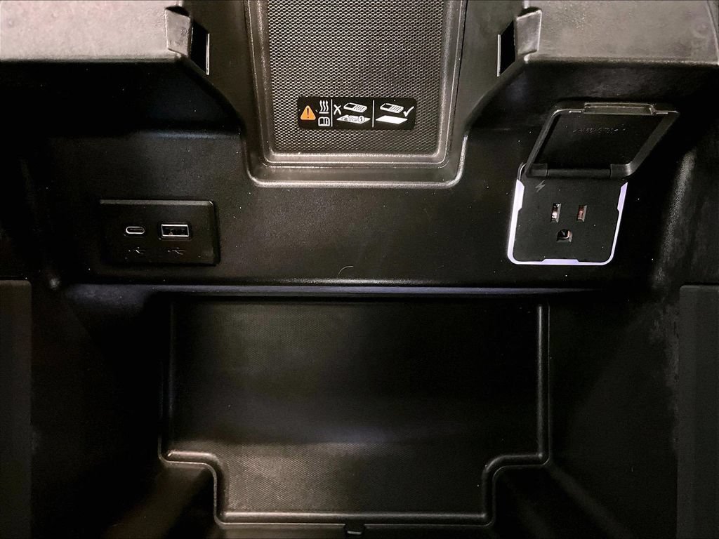Used 2022 BLACK Chevrolet High Country image 26