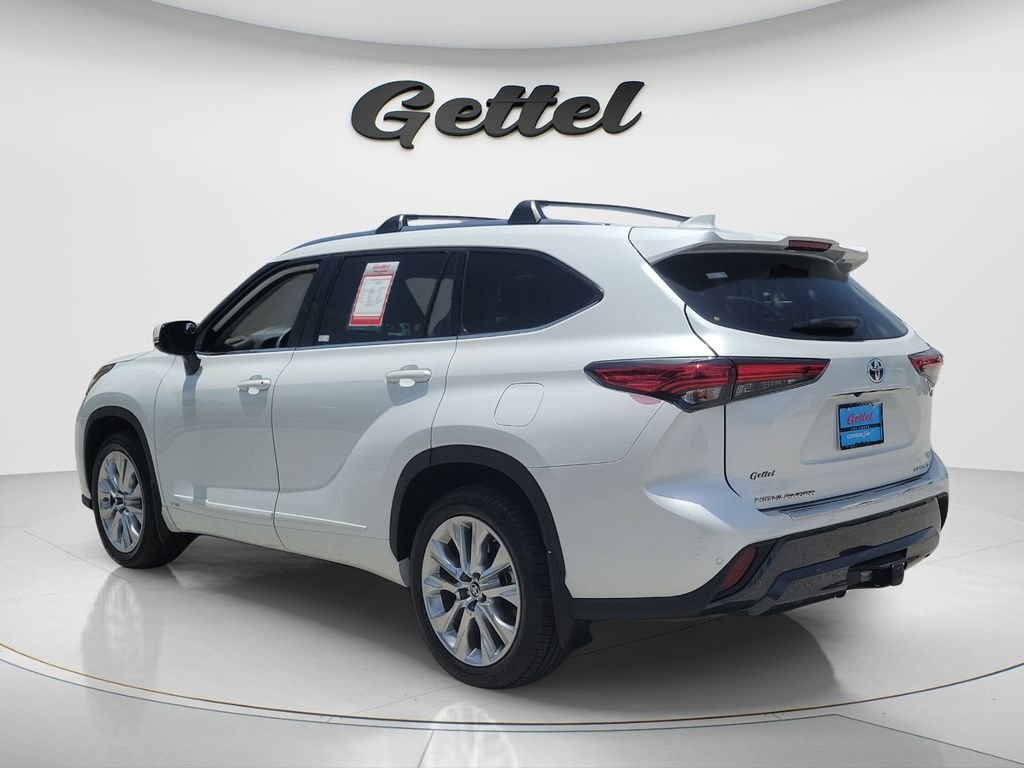 Used 2022 Beige Toyota Limited image 7