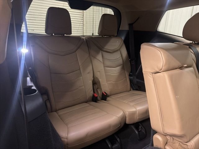 Used 2020 Crystal White Tricoat Cadillac Premium Luxury image 35